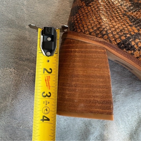 🎯NWOB Free People Ruby Shine Platform Boot Brown Snake Size 6.5 - Picture 7 of 8